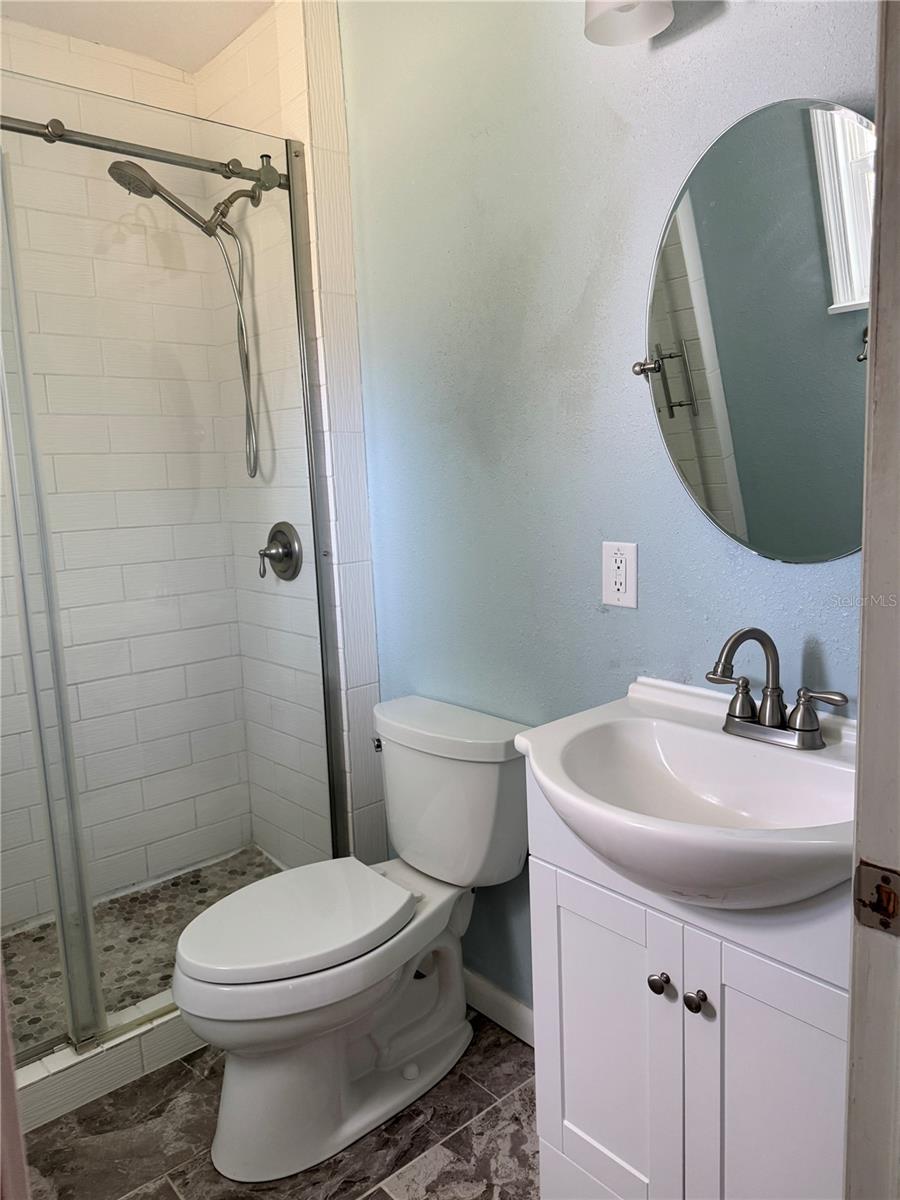 Image 9 of 19 For 523 Hancock Street