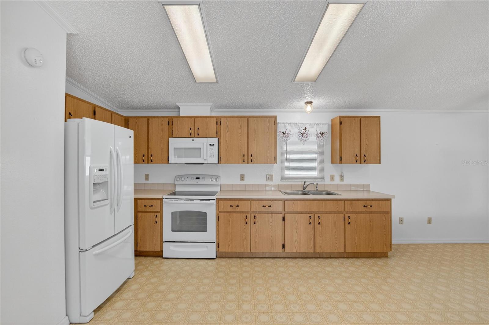 Image 12 of 59 For 4945 Shore Line Dr