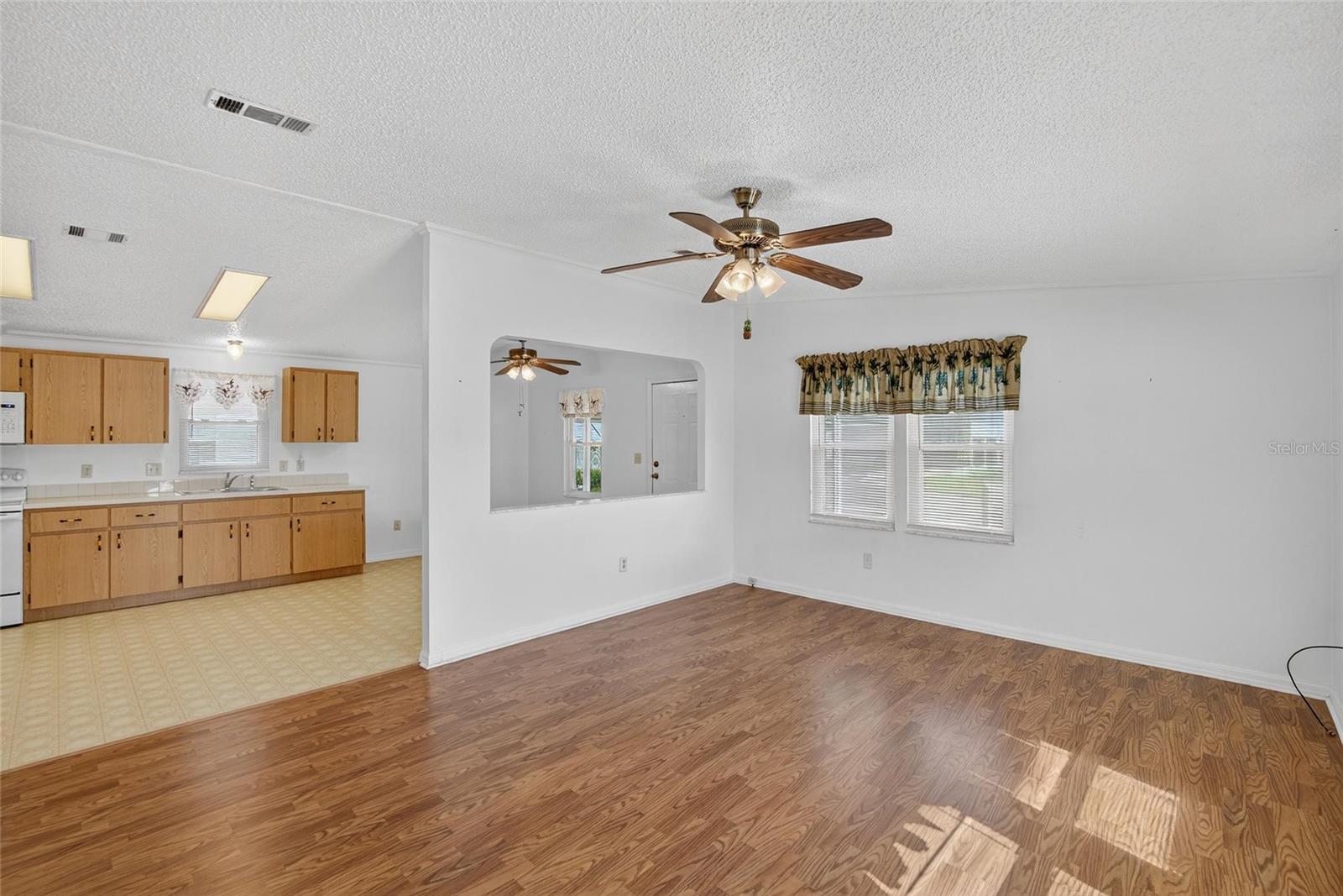 Image 15 of 59 For 4945 Shore Line Dr