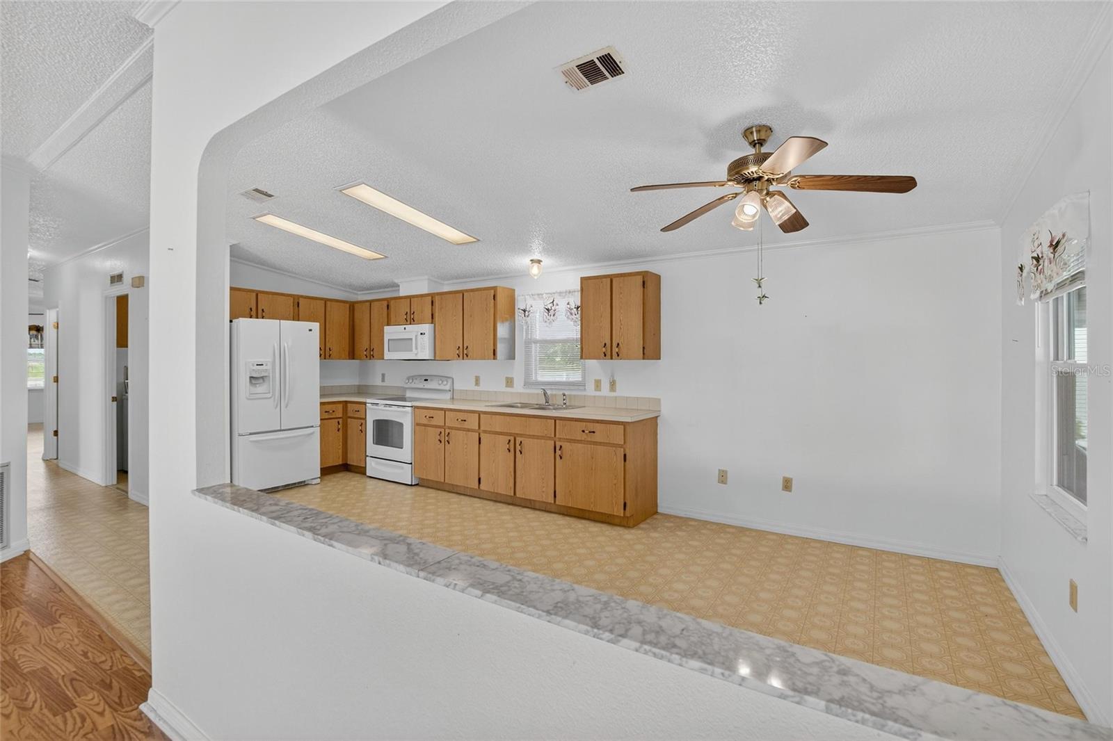 Image 18 of 59 For 4945 Shore Line Dr