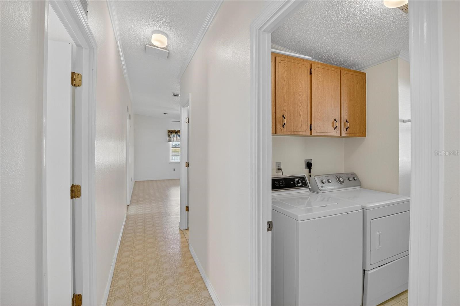 Image 19 of 59 For 4945 Shore Line Dr