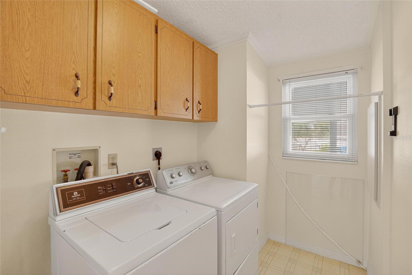 Image 20 of 59 For 4945 Shore Line Dr