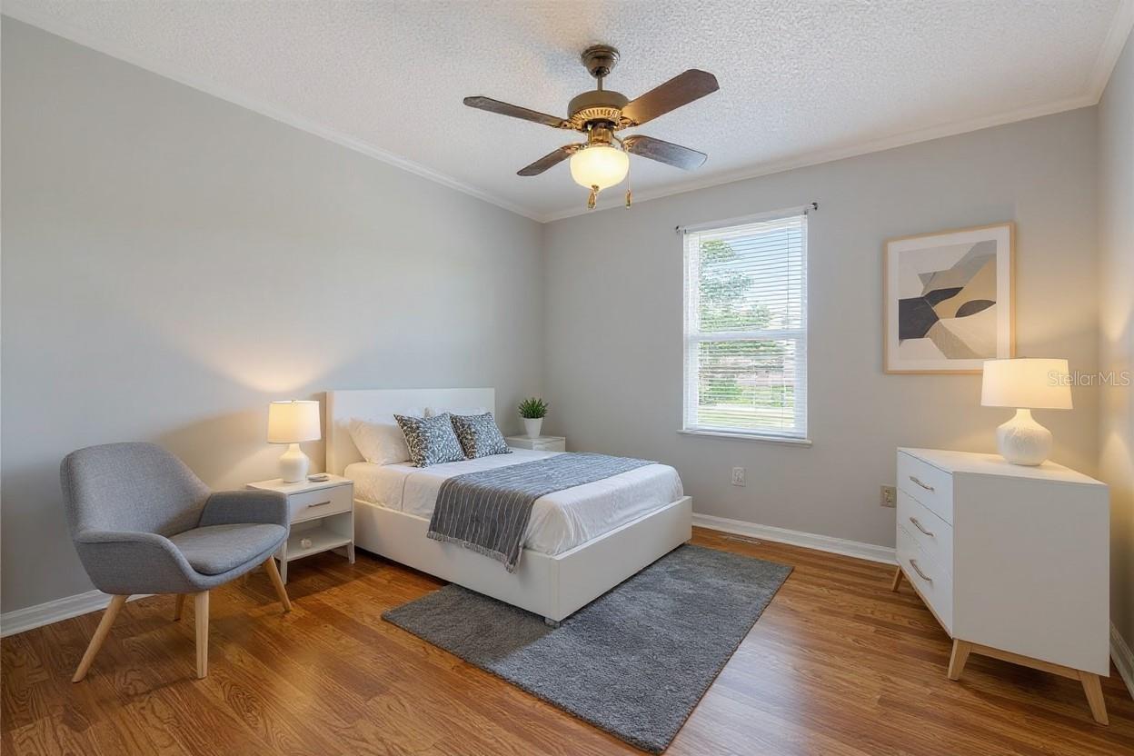 Image 21 of 59 For 4945 Shore Line Dr