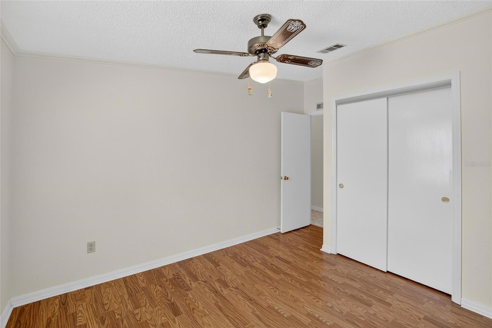 Image 23 of 59 For 4945 Shore Line Dr