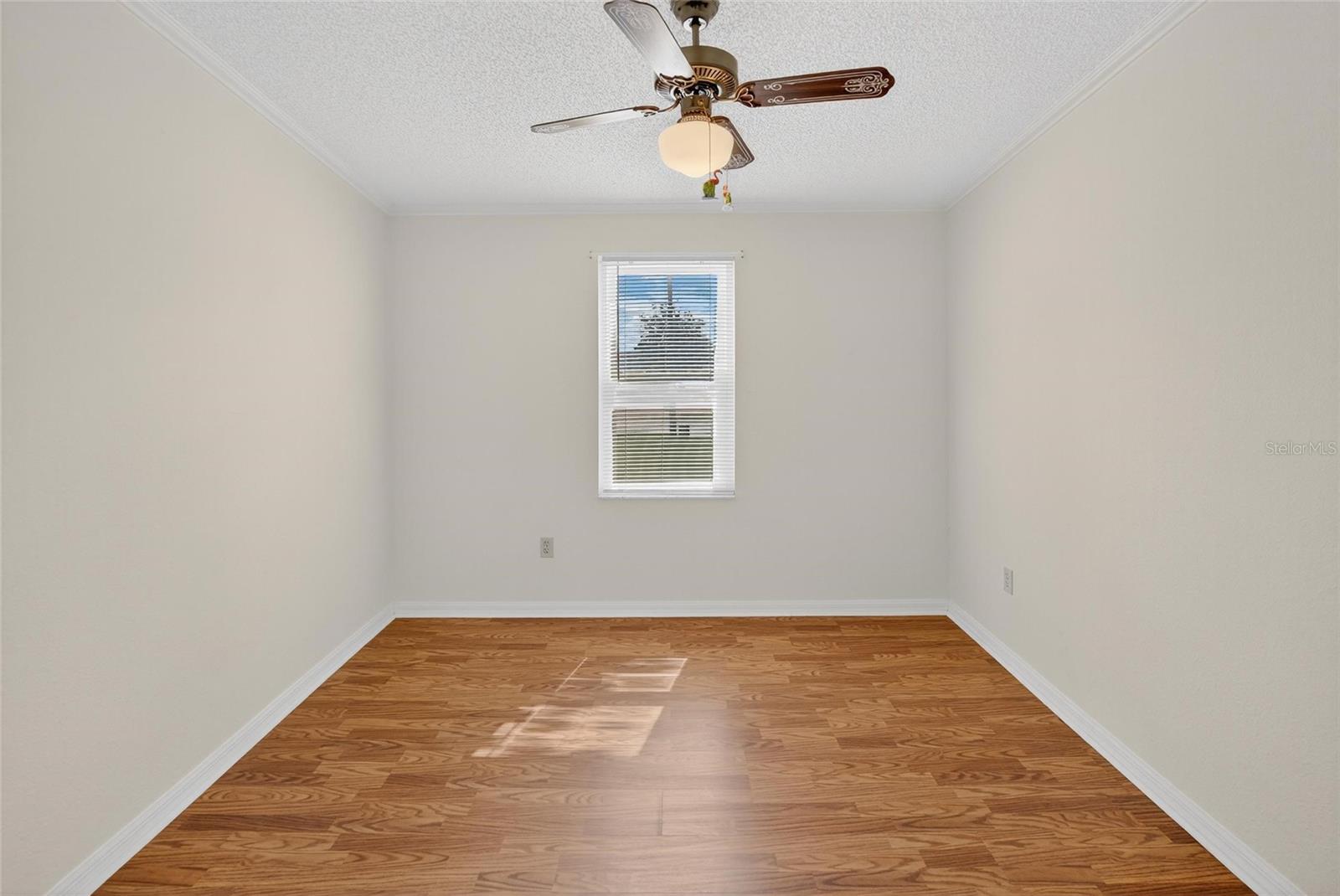 Image 24 of 59 For 4945 Shore Line Dr