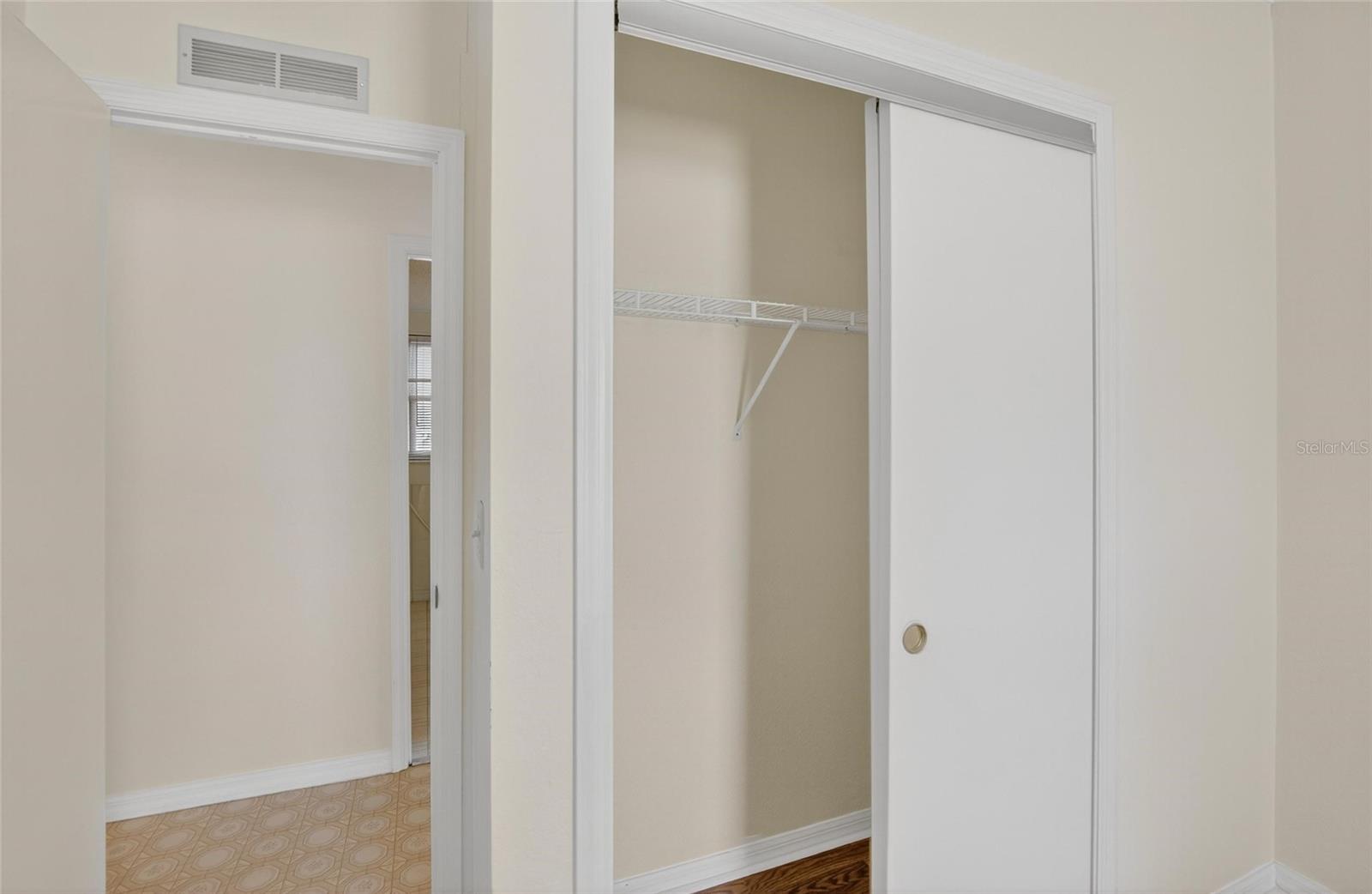 Image 25 of 59 For 4945 Shore Line Dr