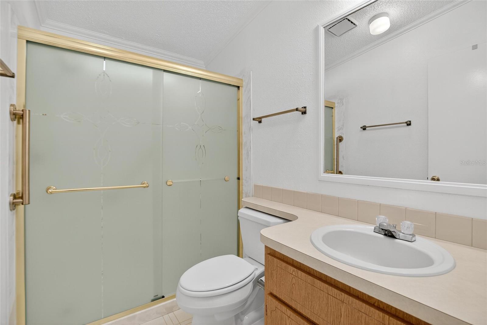 Image 26 of 59 For 4945 Shore Line Dr