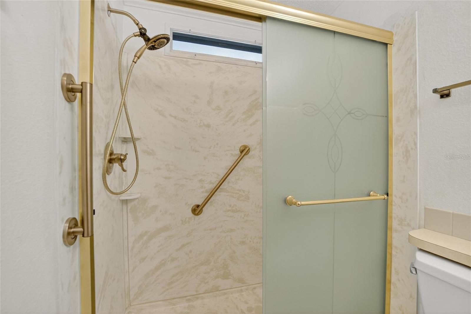 Image 27 of 59 For 4945 Shore Line Dr