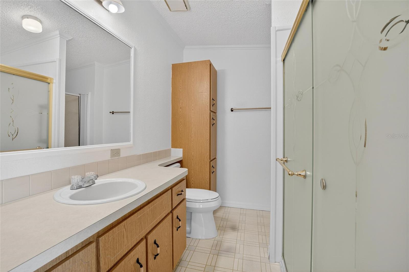 Image 36 of 59 For 4945 Shore Line Dr