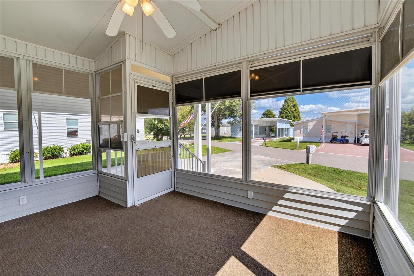 Image 4 of 59 For 4945 Shore Line Dr