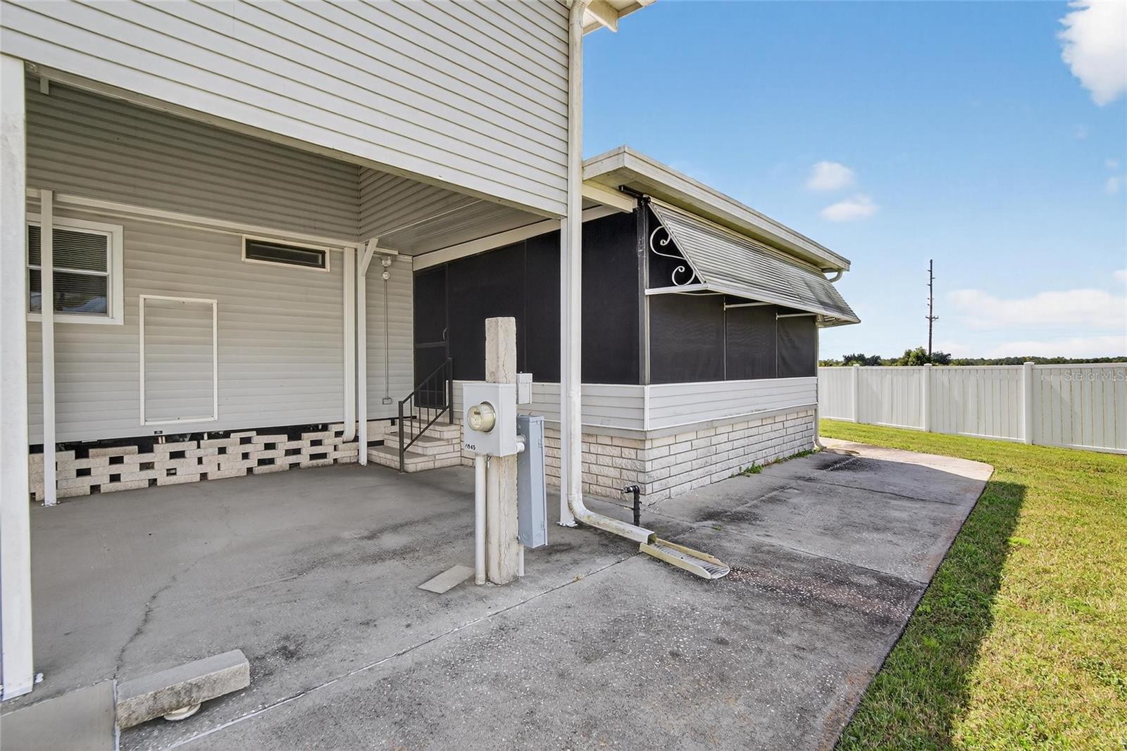 Image 44 of 59 For 4945 Shore Line Dr