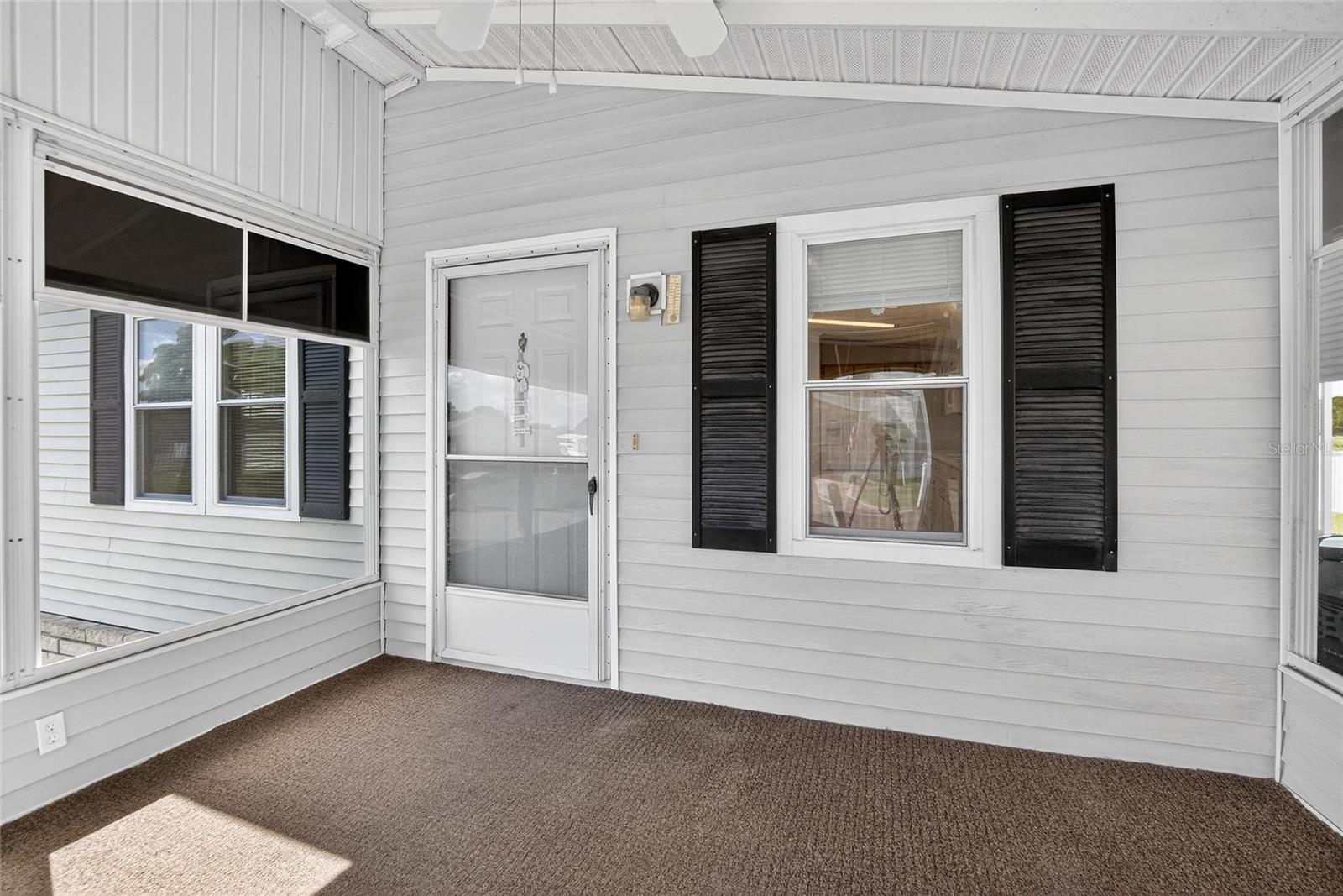 Image 6 of 59 For 4945 Shore Line Dr