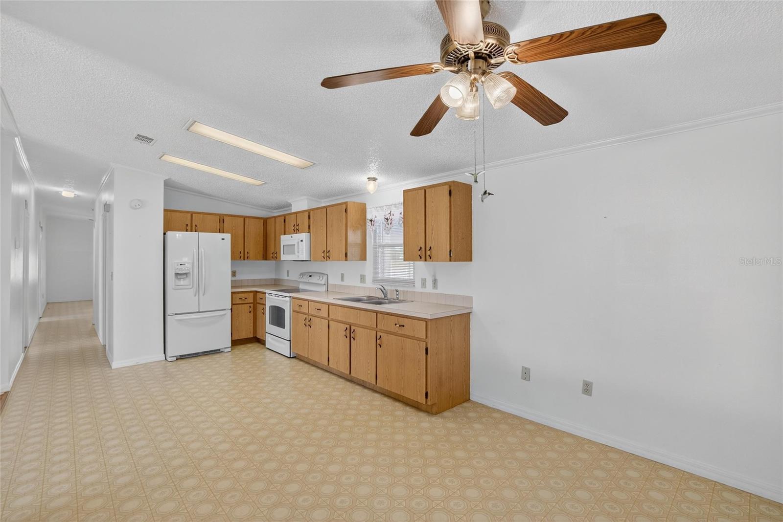 Image 8 of 59 For 4945 Shore Line Dr