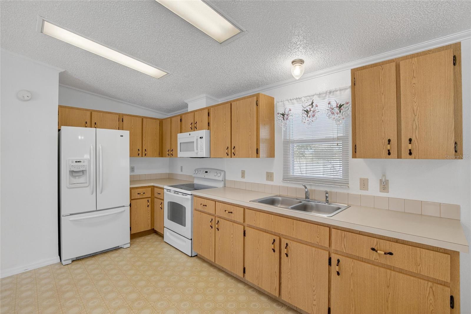 Image 9 of 59 For 4945 Shore Line Dr