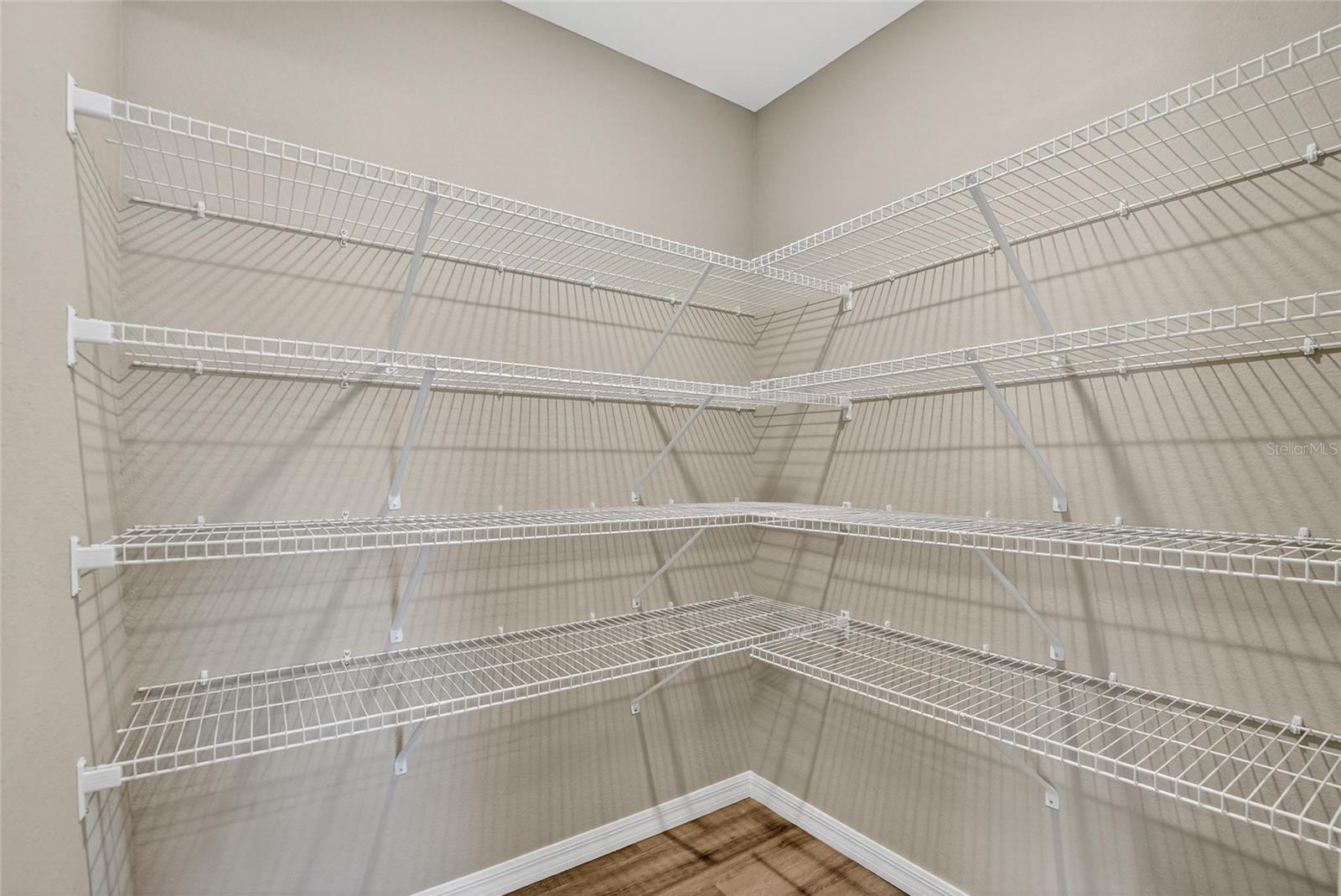 Image 14 of 22 For 718 Seminole Avenue S