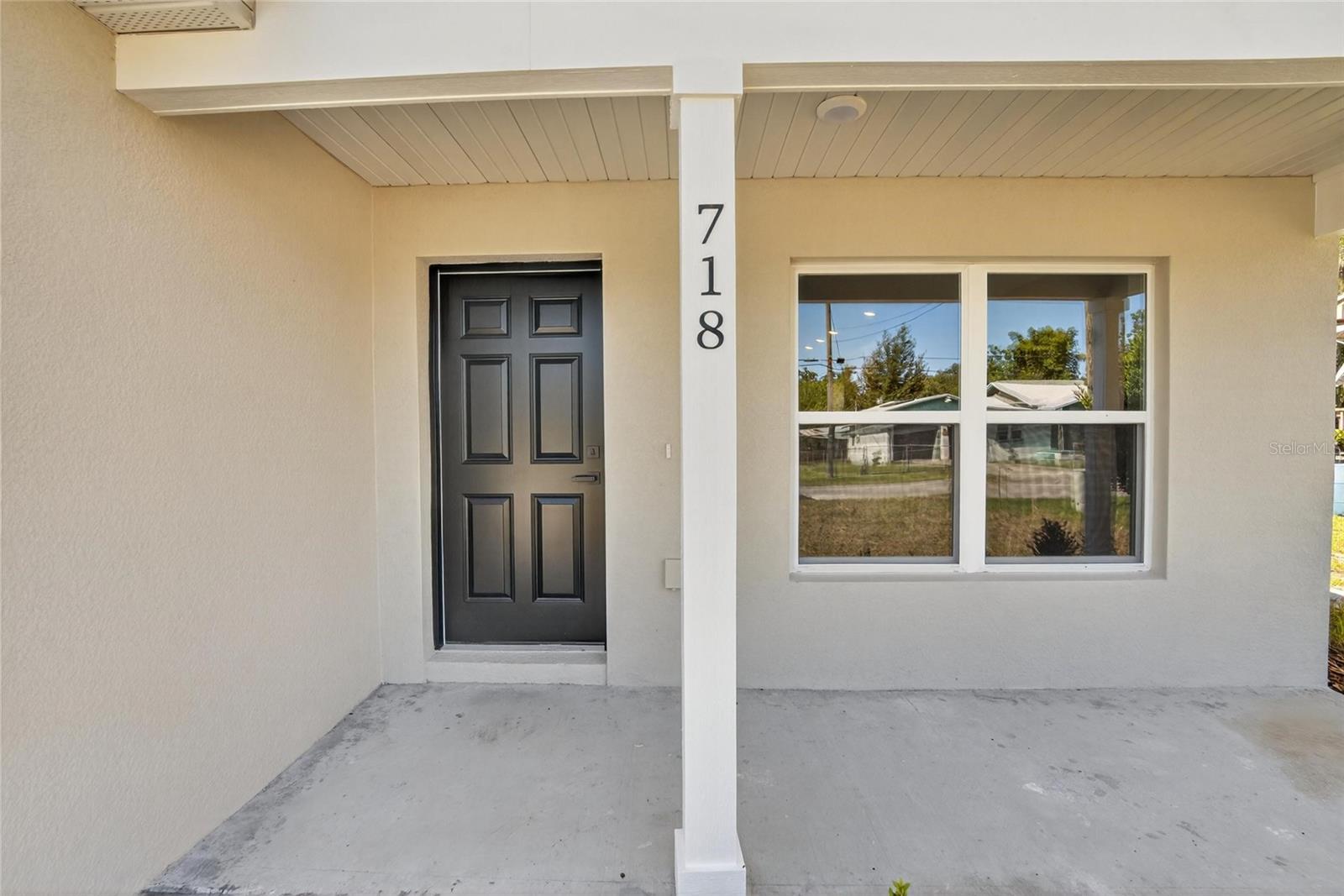 Image 3 of 22 For 718 Seminole Avenue S