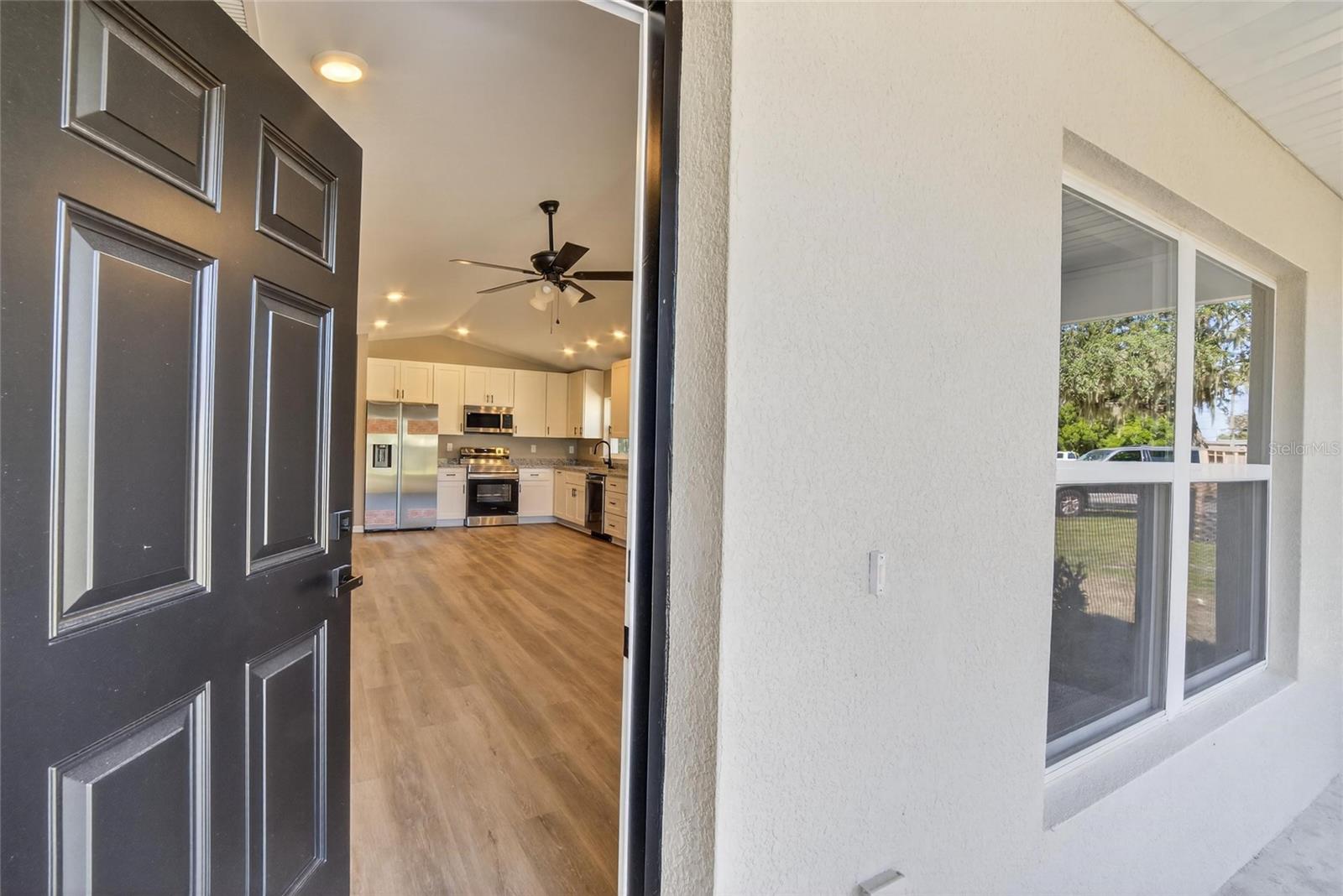 Image 4 of 22 For 718 Seminole Avenue S