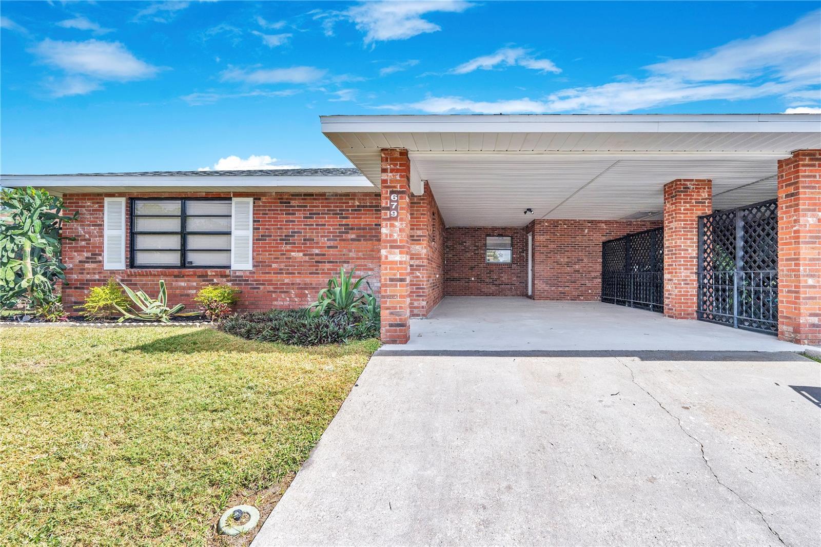 Details for 679 Lake Carolyn Circle, LAKELAND, FL 33813