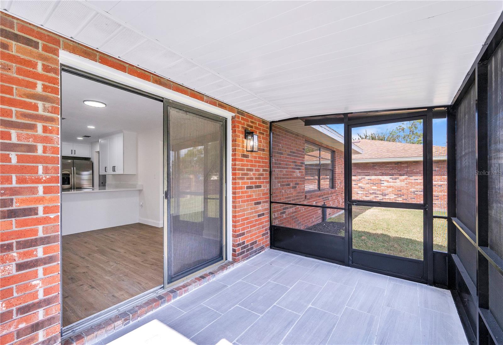 Image 14 of 28 For 679 Lake Carolyn Circle