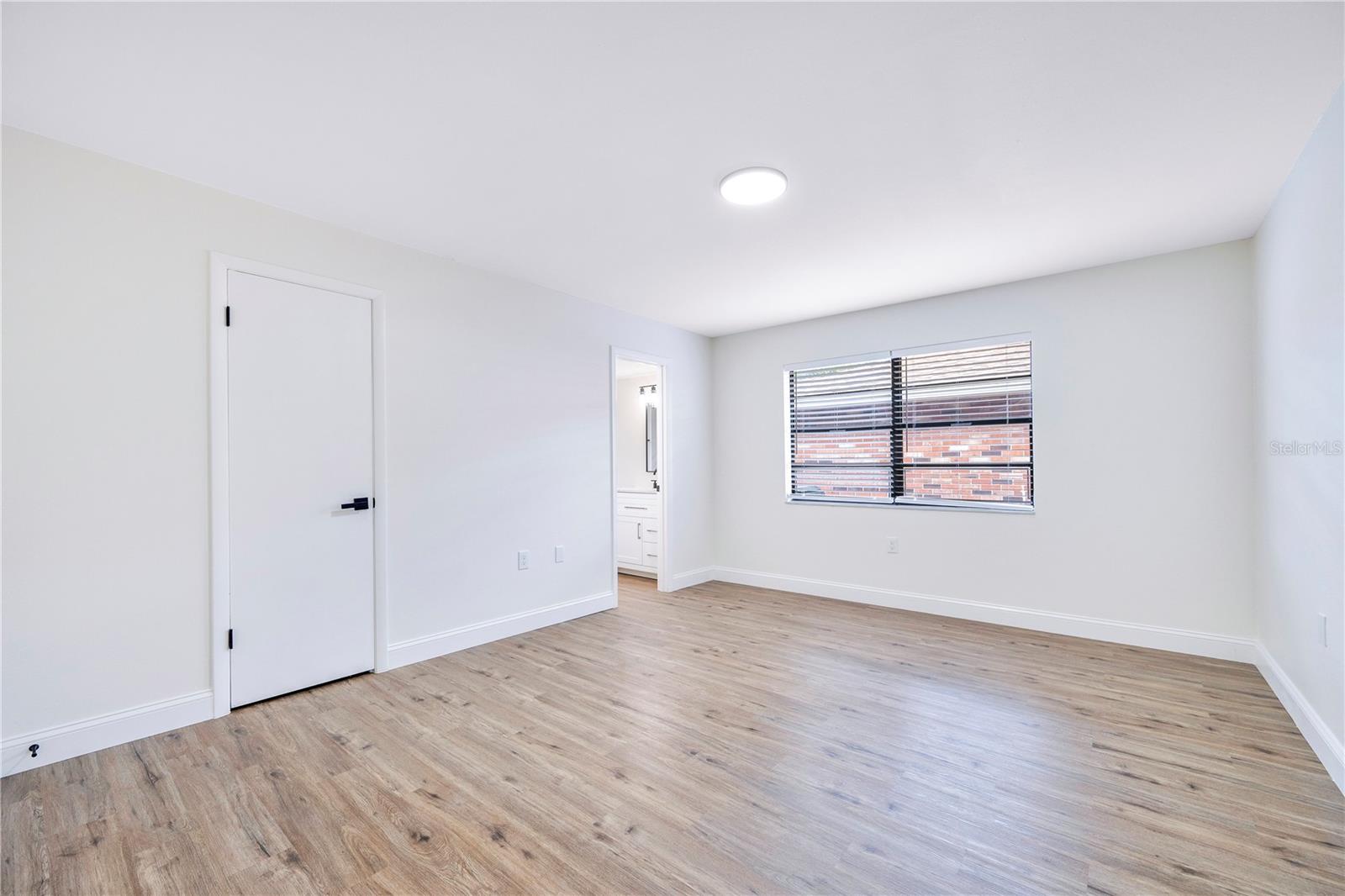 Image 16 of 28 For 679 Lake Carolyn Circle