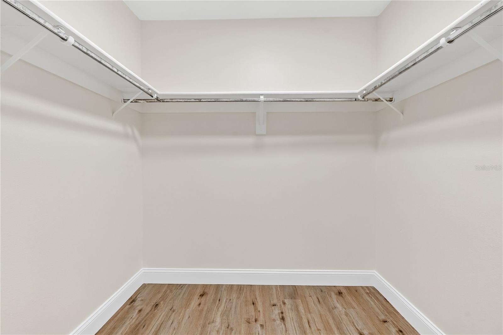 Image 18 of 28 For 679 Lake Carolyn Circle