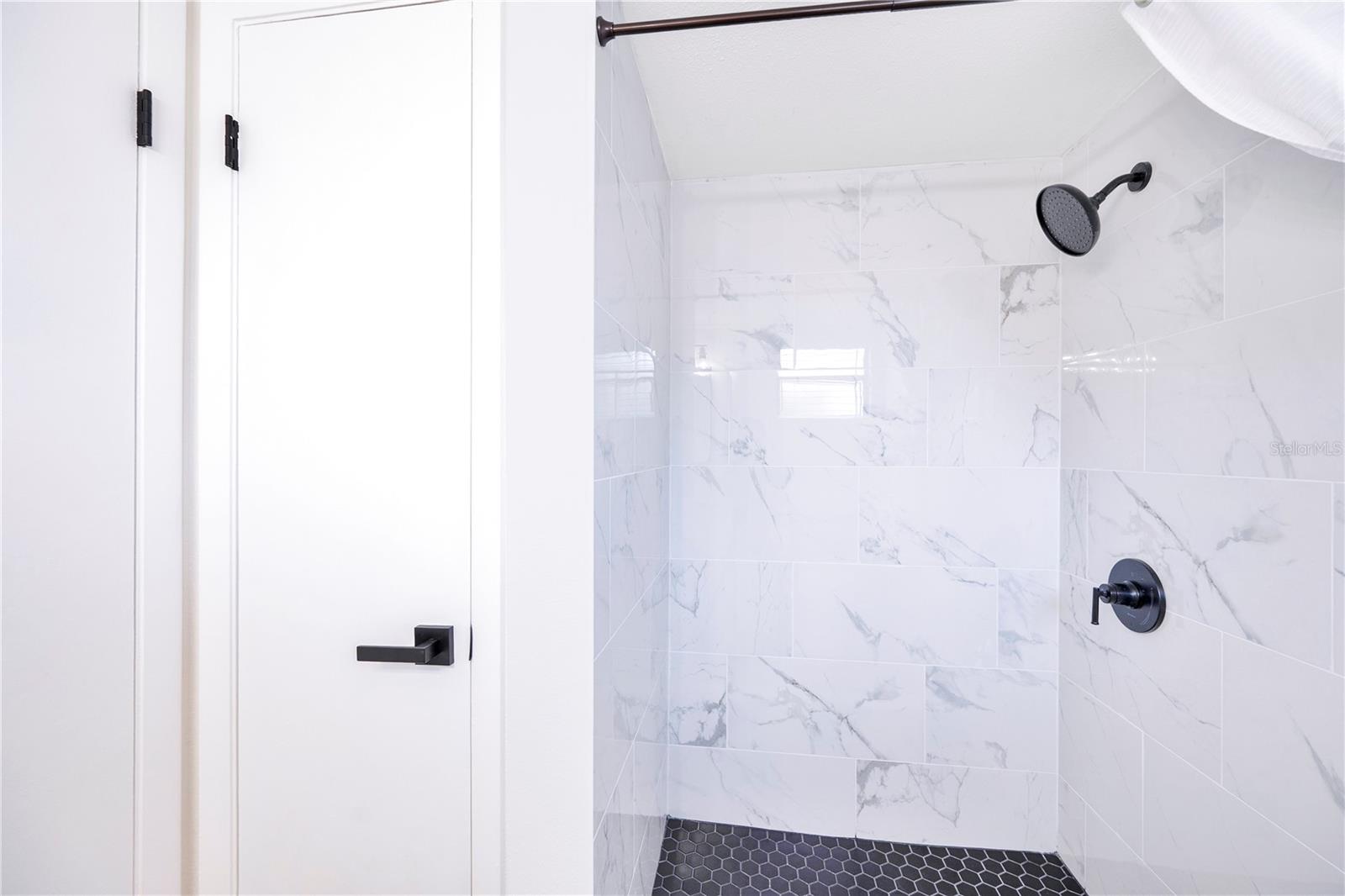 Image 20 of 28 For 679 Lake Carolyn Circle