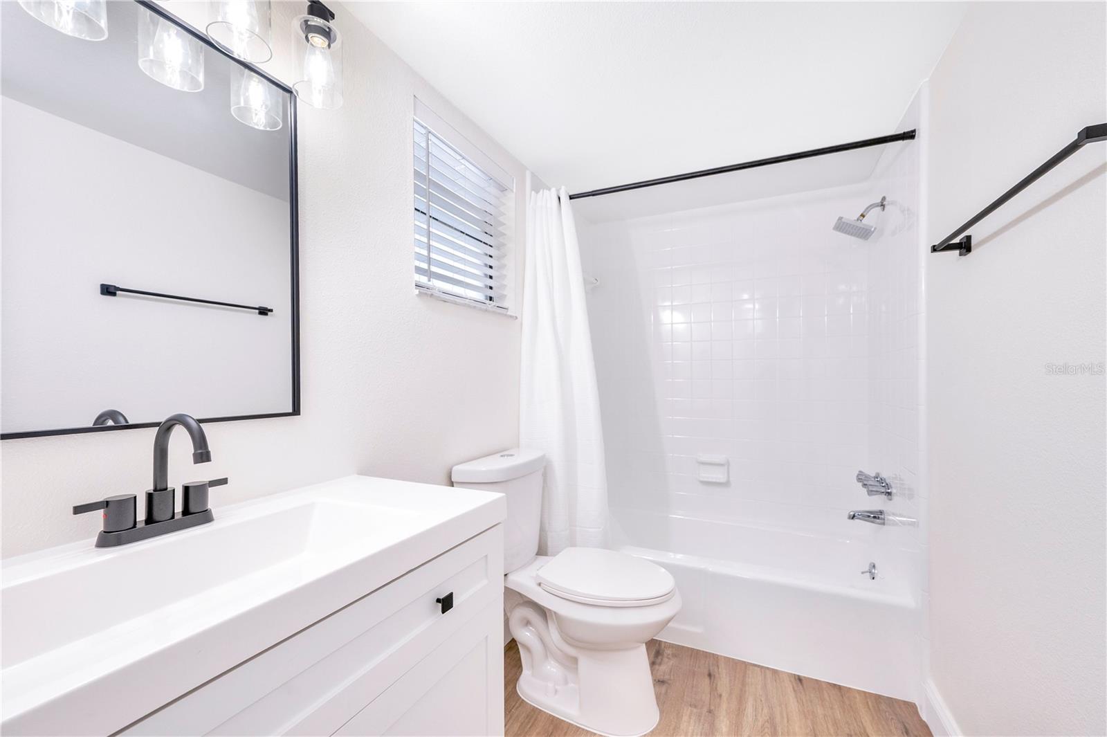 Image 24 of 28 For 679 Lake Carolyn Circle