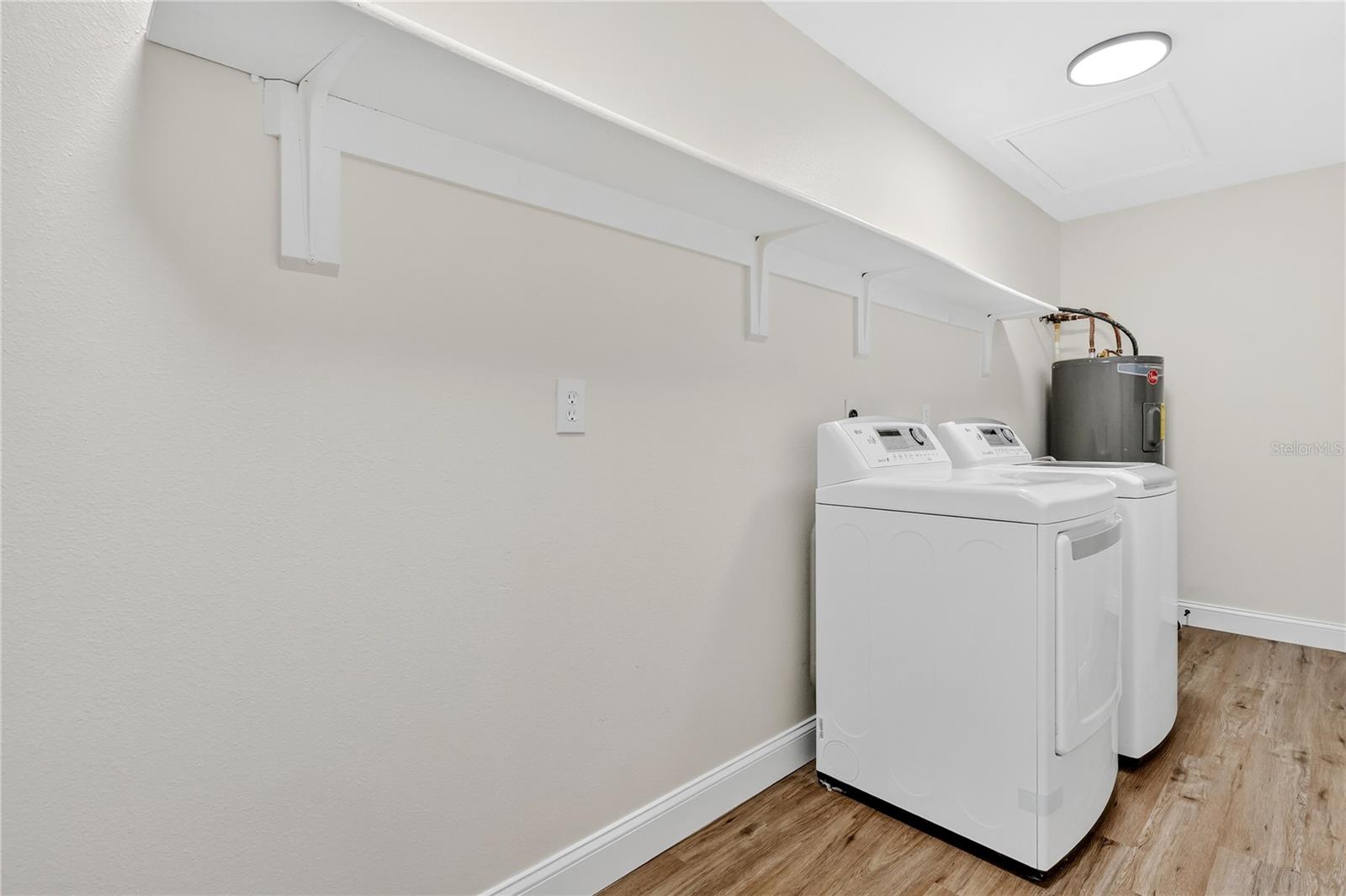 Image 25 of 28 For 679 Lake Carolyn Circle