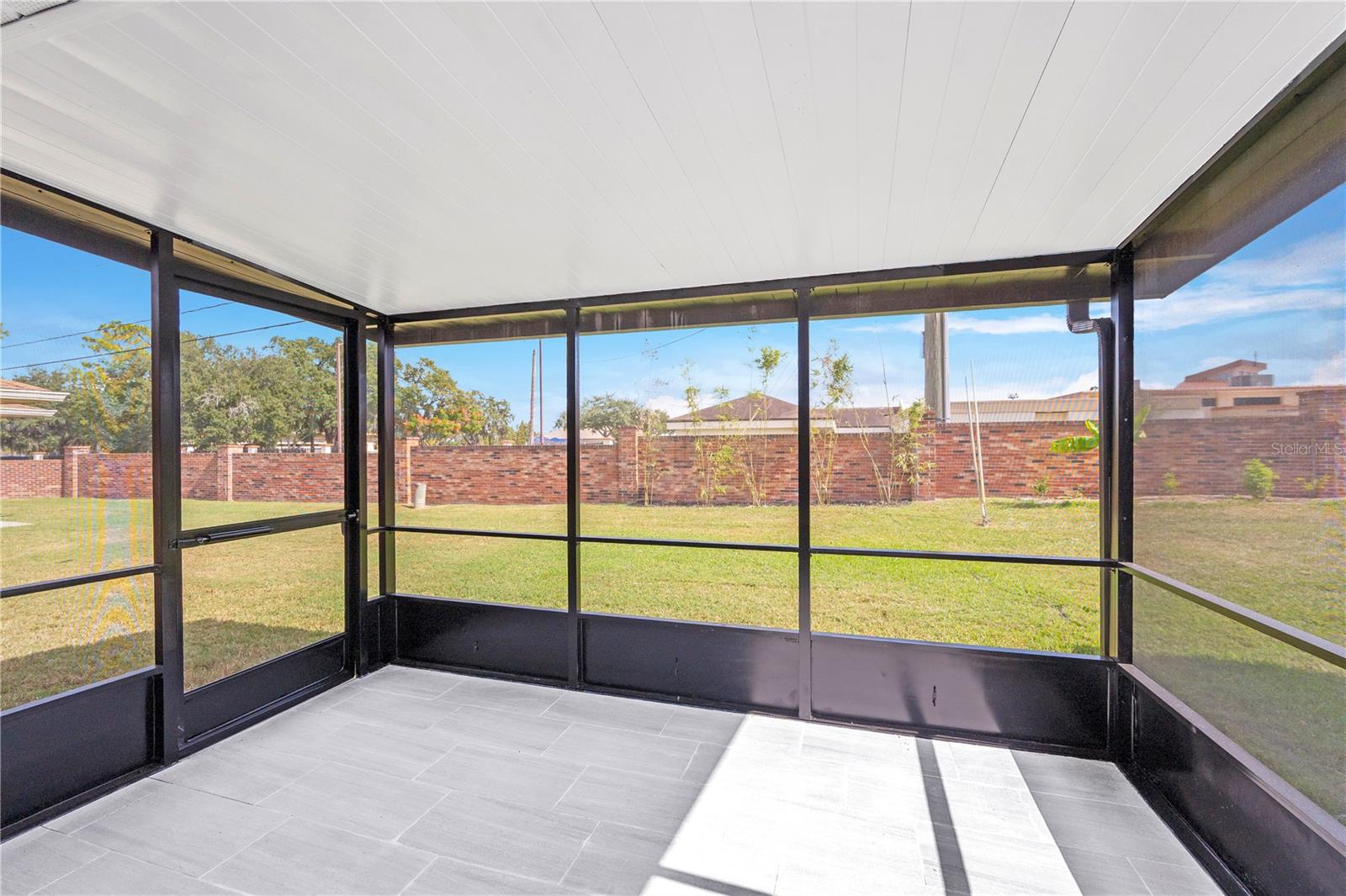 Image 26 of 28 For 679 Lake Carolyn Circle