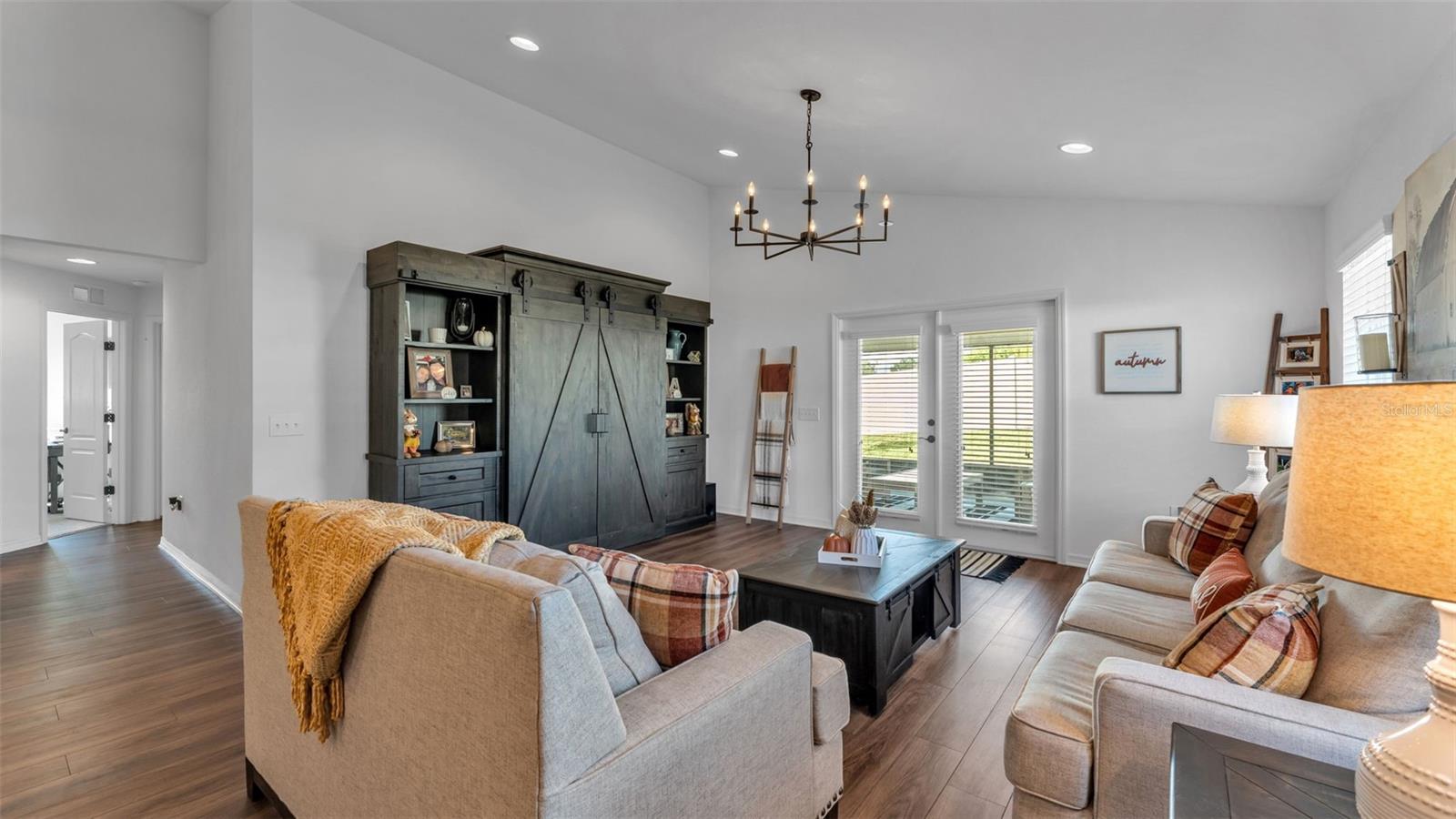 Image 3 of 44 For 6021 Eagle Pointe Drive