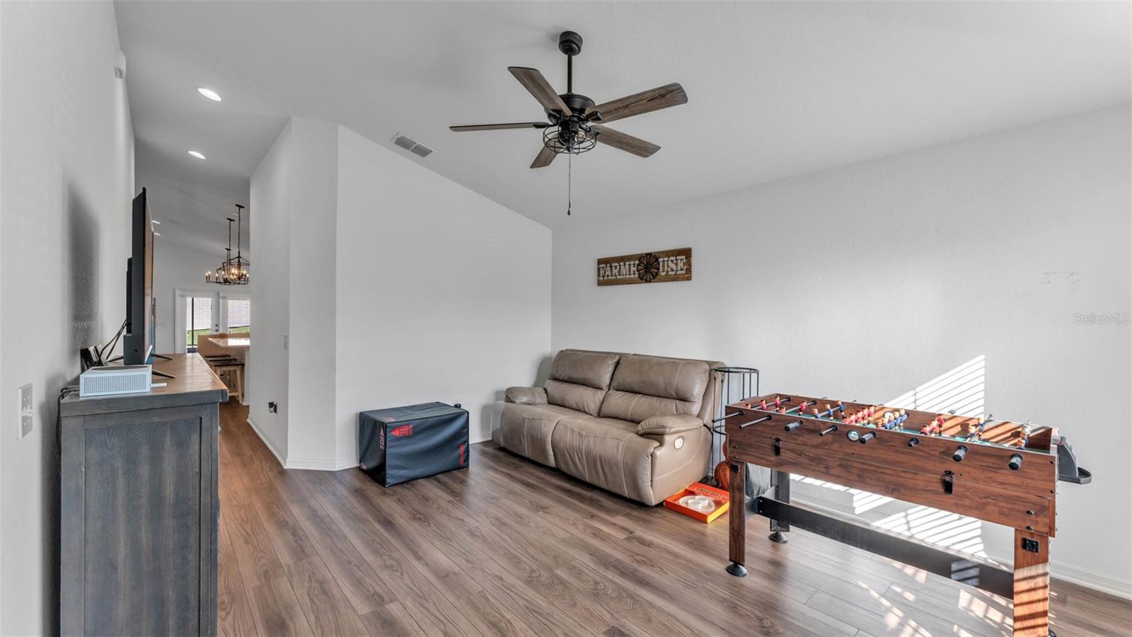 Image 7 of 44 For 6021 Eagle Pointe Drive