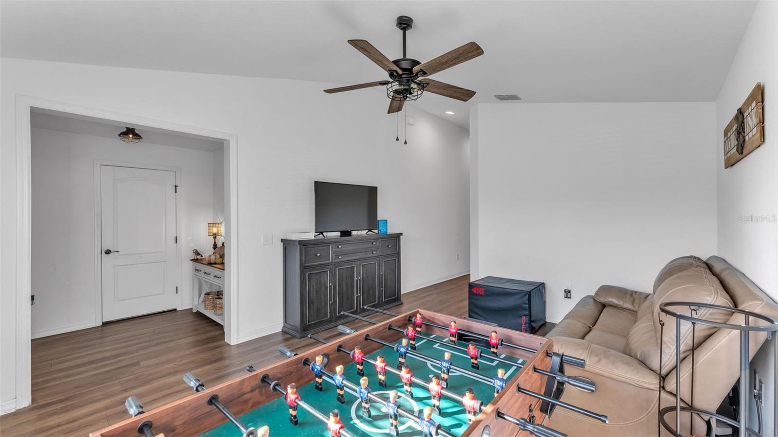 Image 8 of 44 For 6021 Eagle Pointe Drive