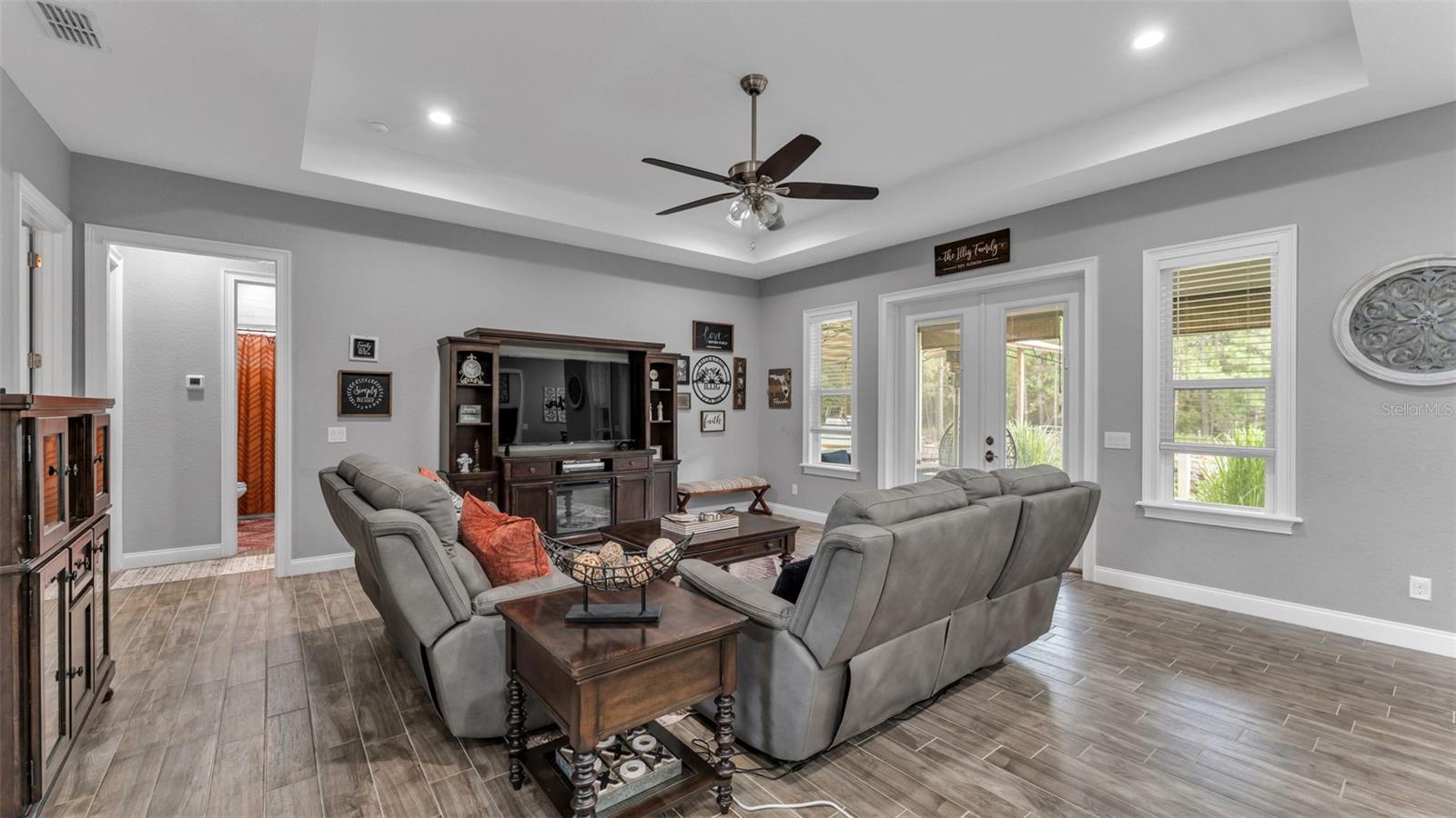 Image 18 of 61 For 6415 Pompano Drive