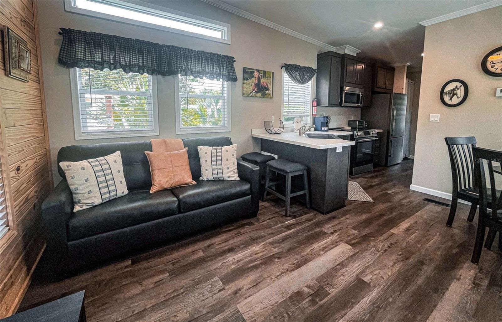 Image 4 of 21 For 107 Long Hammock Drive