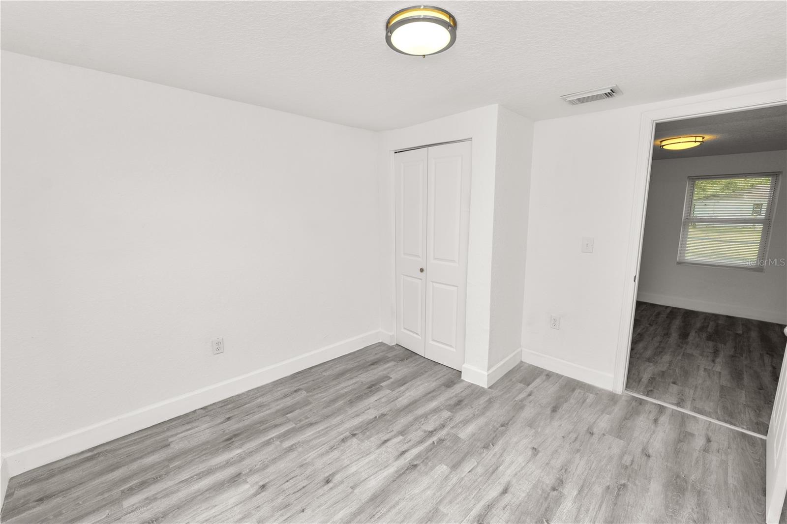 Image 10 of 27 For 910 Warren Street