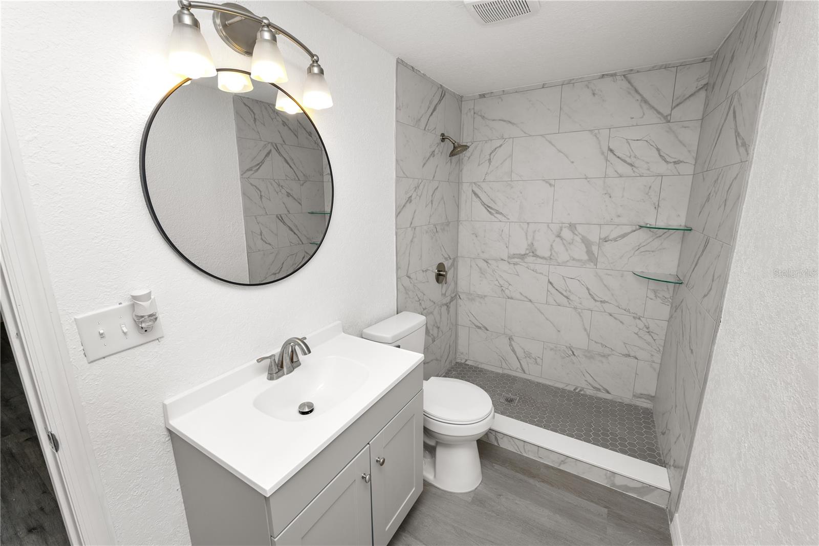 Image 18 of 27 For 910 Warren Street