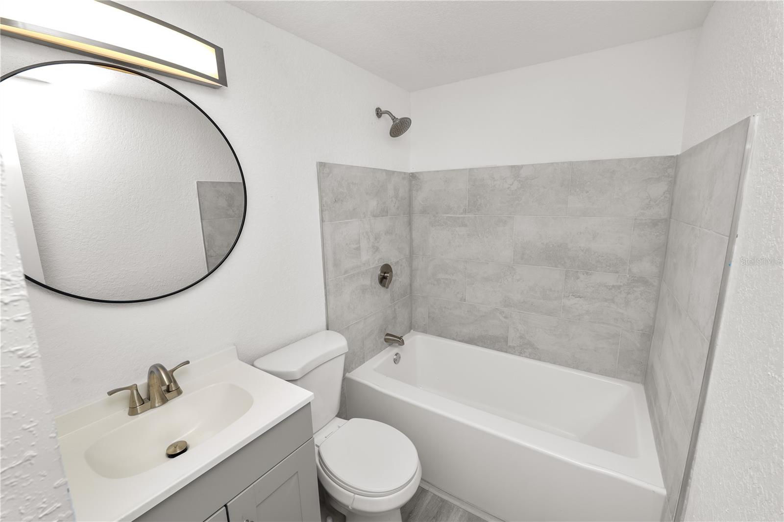 Image 22 of 27 For 910 Warren Street