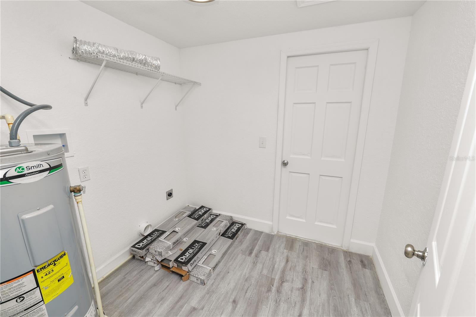 Image 23 of 27 For 910 Warren Street