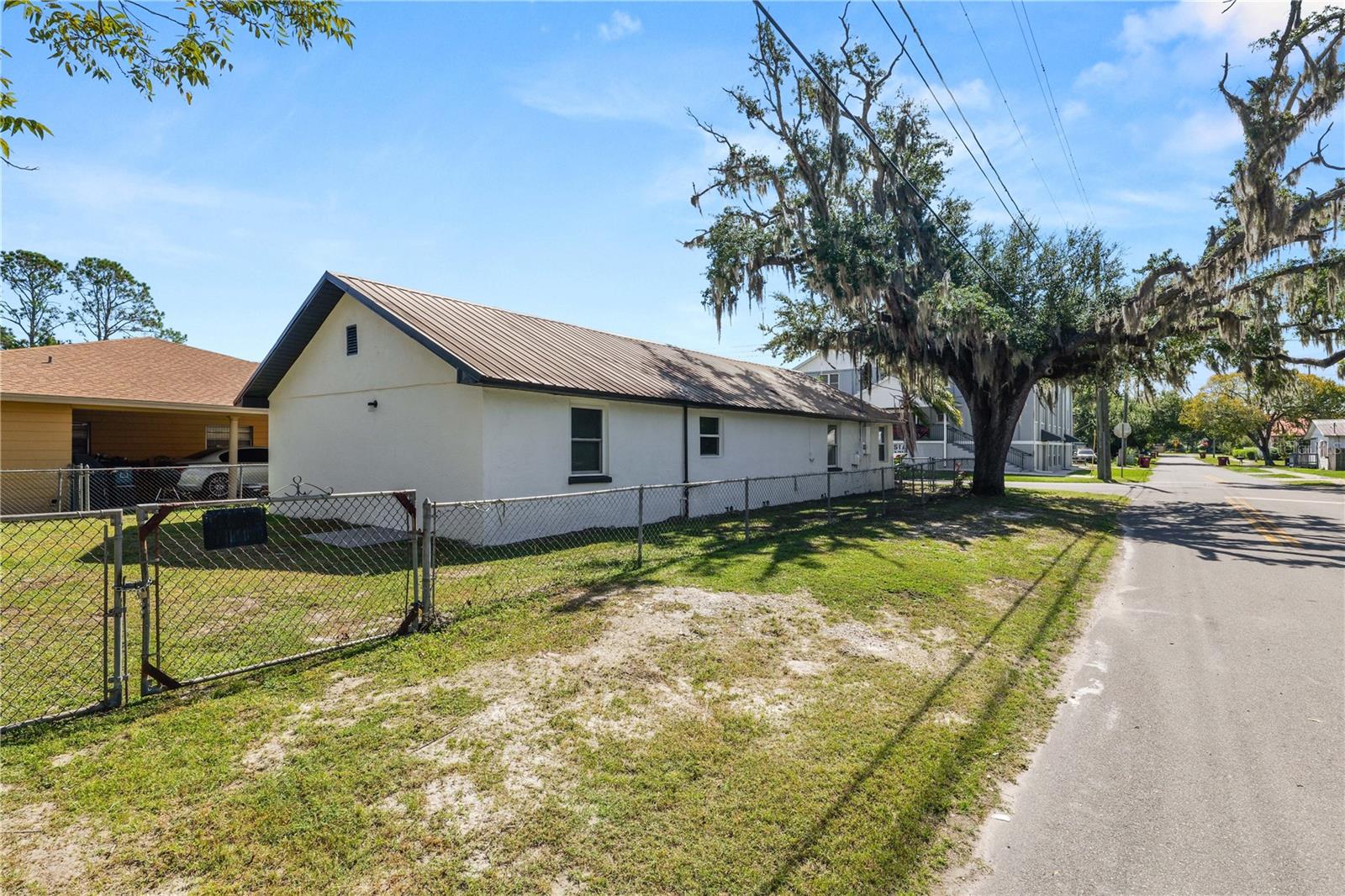 Image 25 of 27 For 910 Warren Street