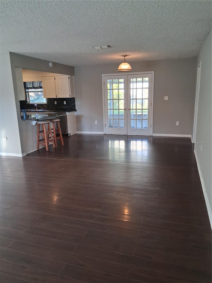 Image 4 of 16 For 7207 Sheffield