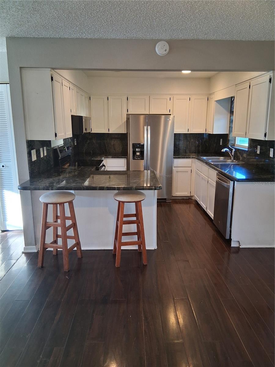 Image 5 of 16 For 7207 Sheffield