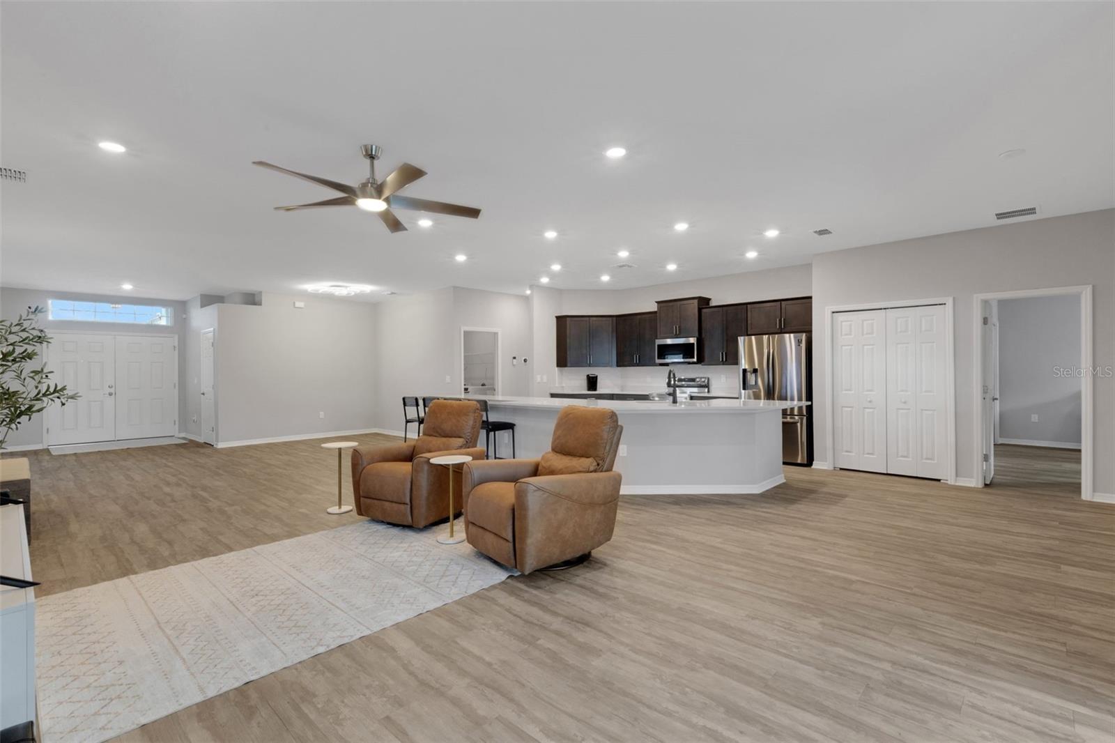 Image 7 of 49 For 149 St Thomas Drive