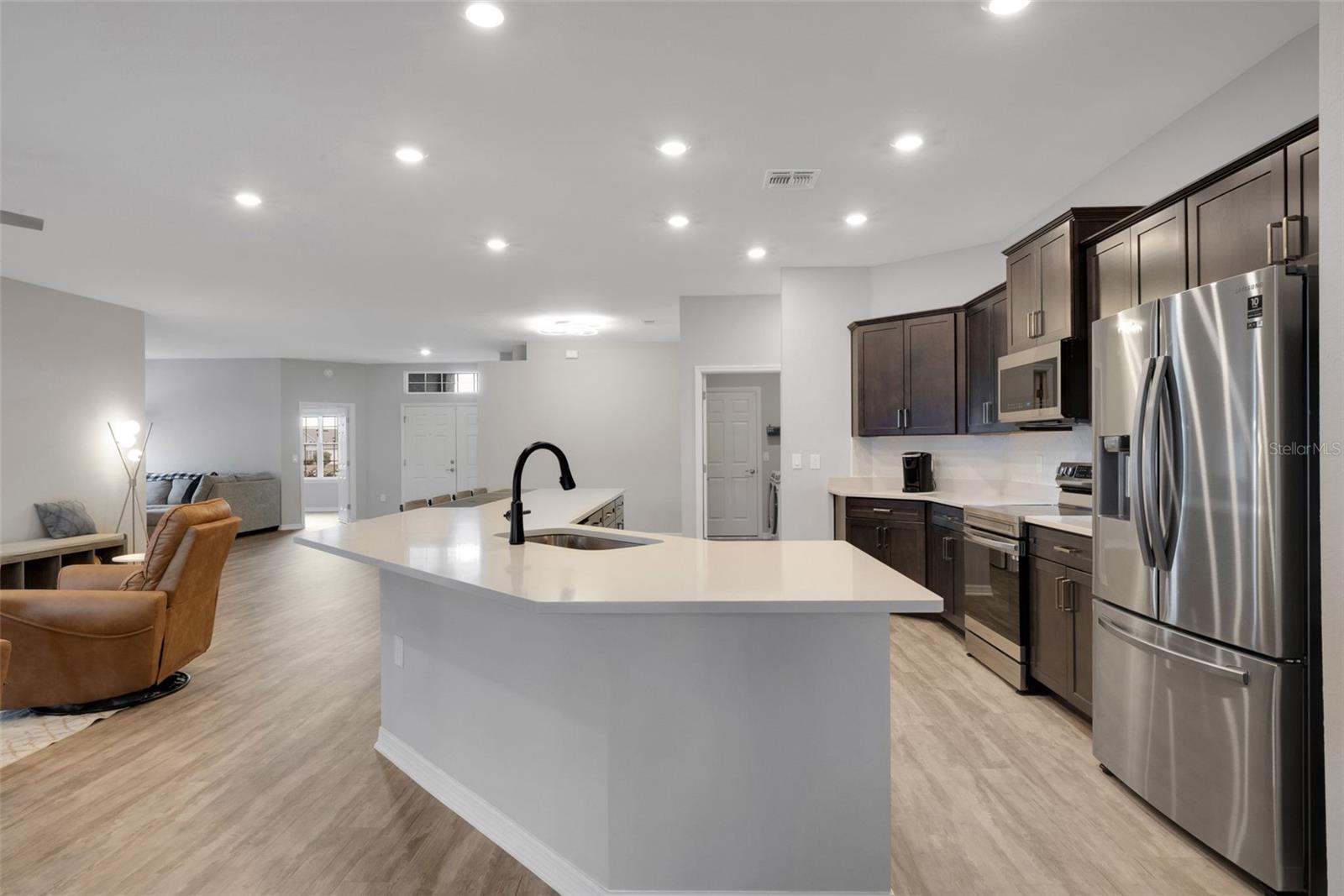 Image 9 of 49 For 149 St Thomas Drive