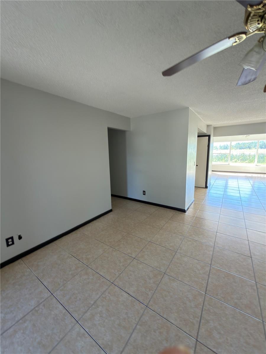 Image 4 of 18 For 2733 Pompano Drive
