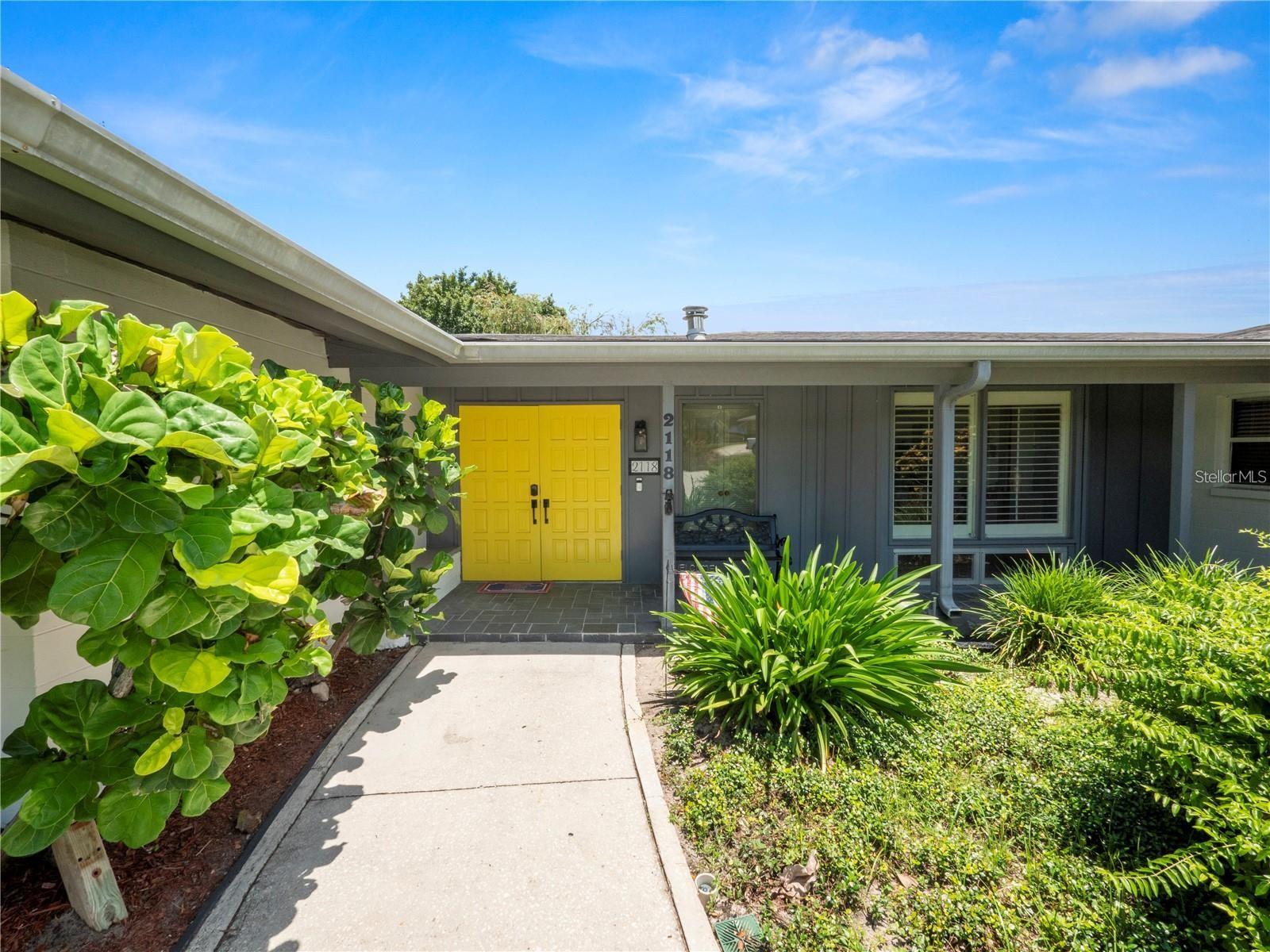 Image 3 of 49 For 2118 Lake Bentley Court