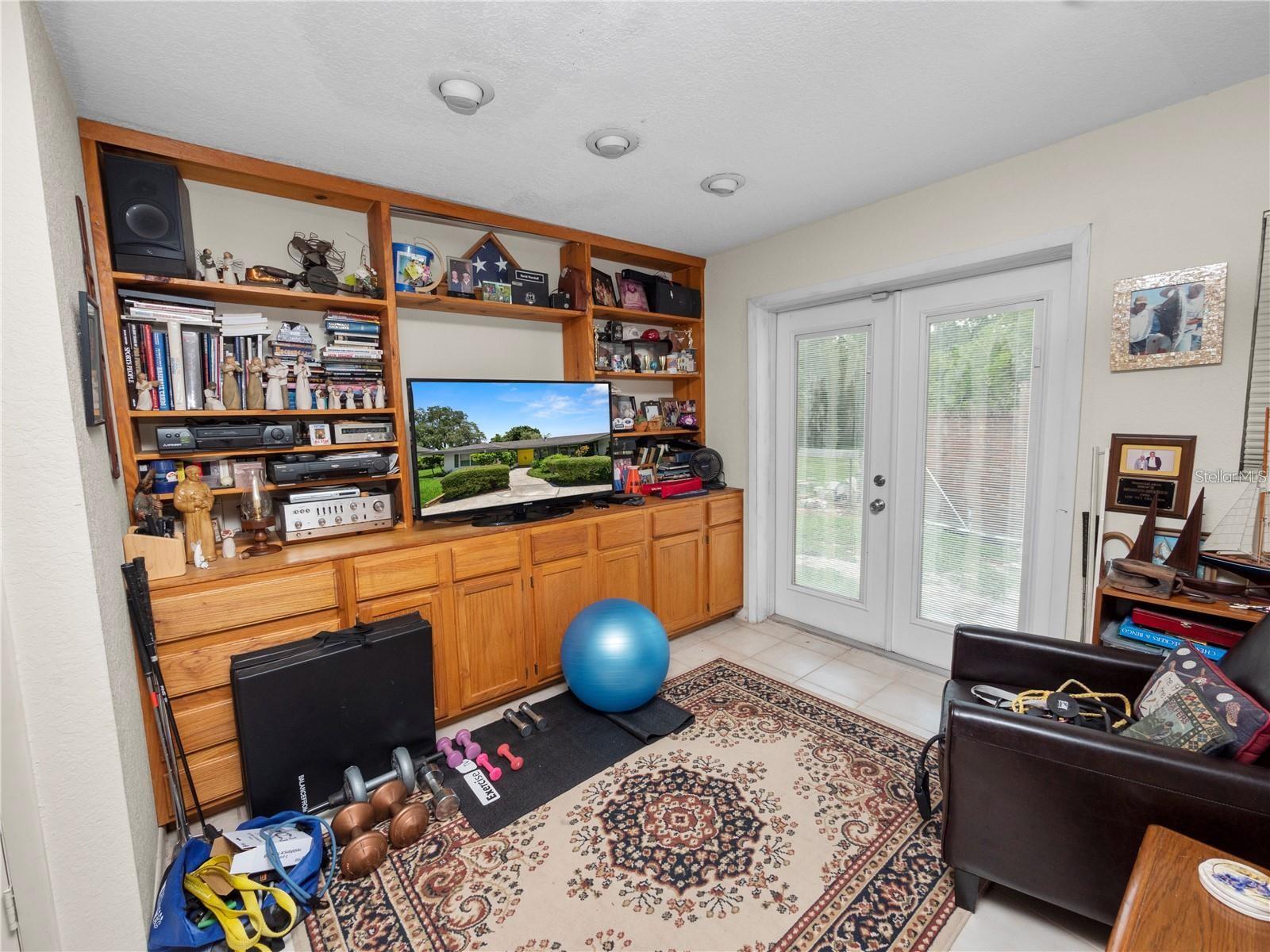 Image 34 of 49 For 2118 Lake Bentley Court