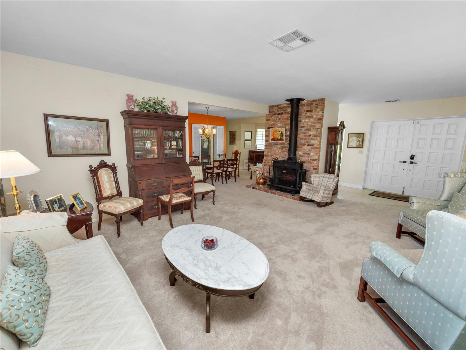 Image 8 of 49 For 2118 Lake Bentley Court