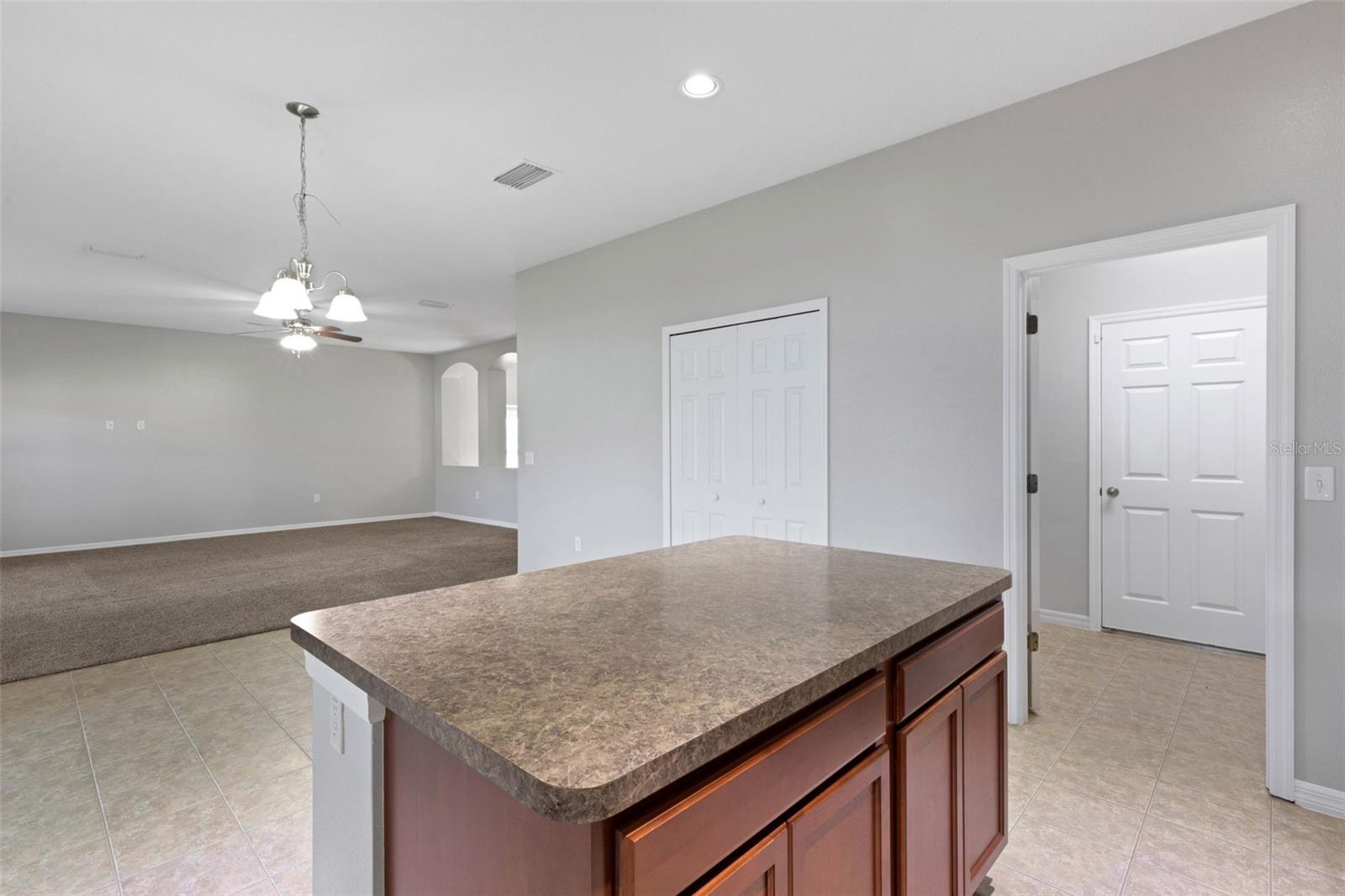 Image 14 of 39 For 313 Oak Landing Drive