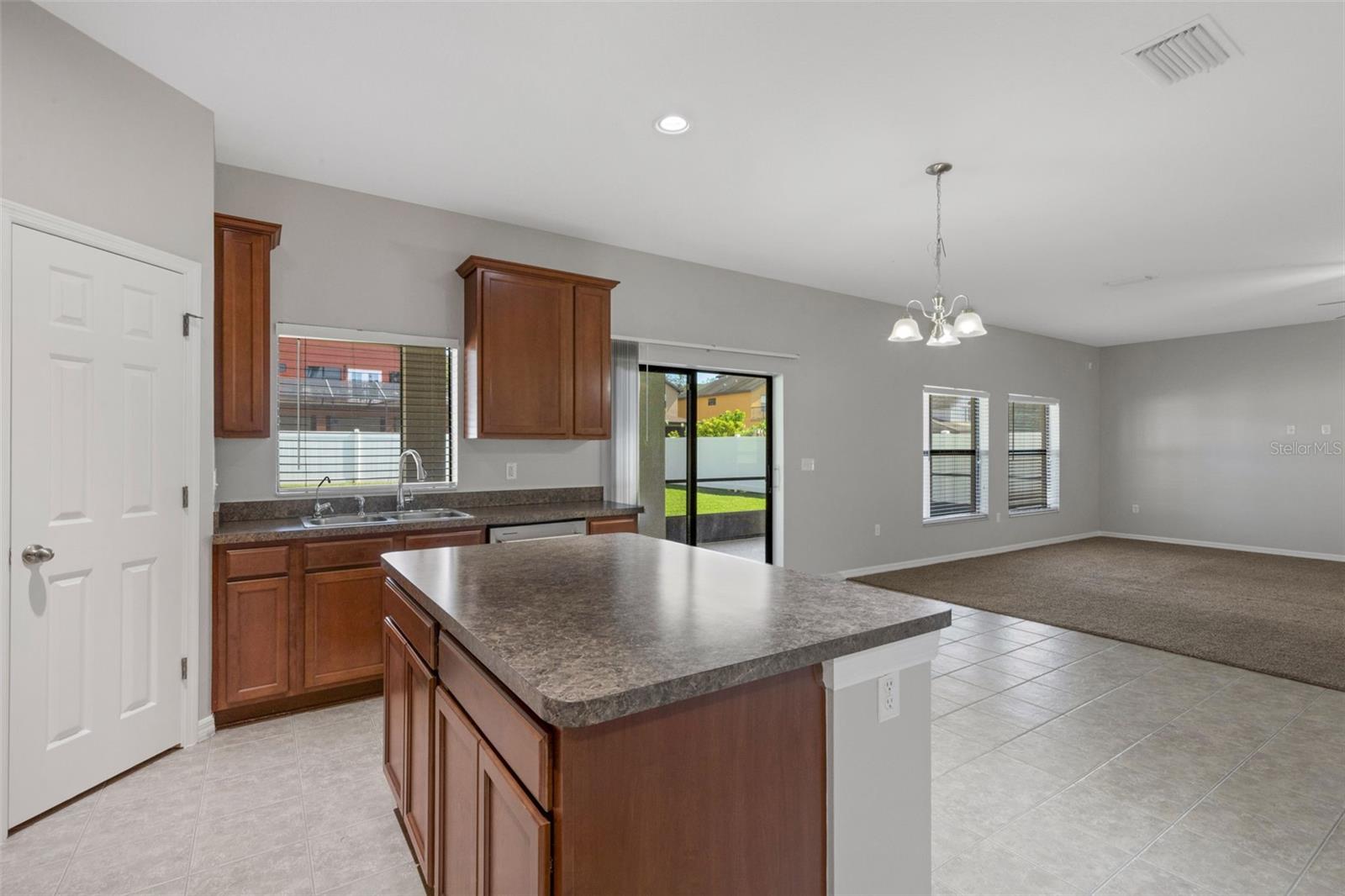 Image 15 of 39 For 313 Oak Landing Drive