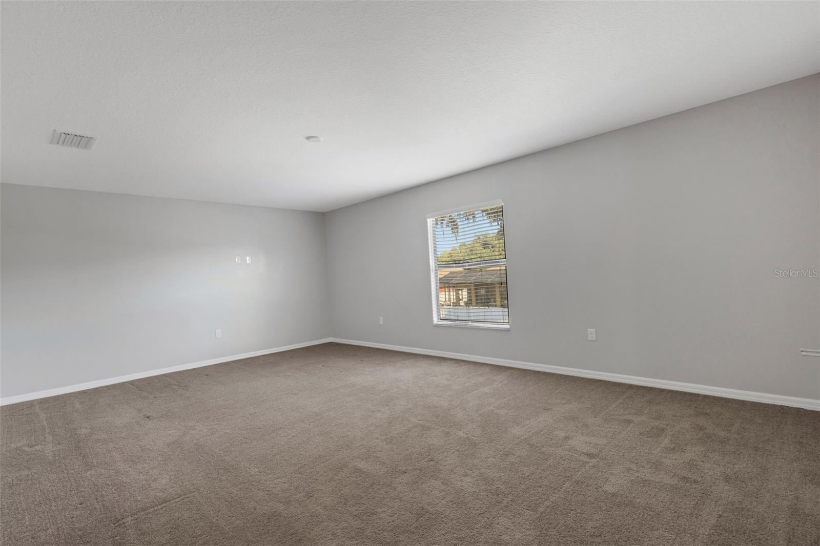 Image 17 of 39 For 313 Oak Landing Drive